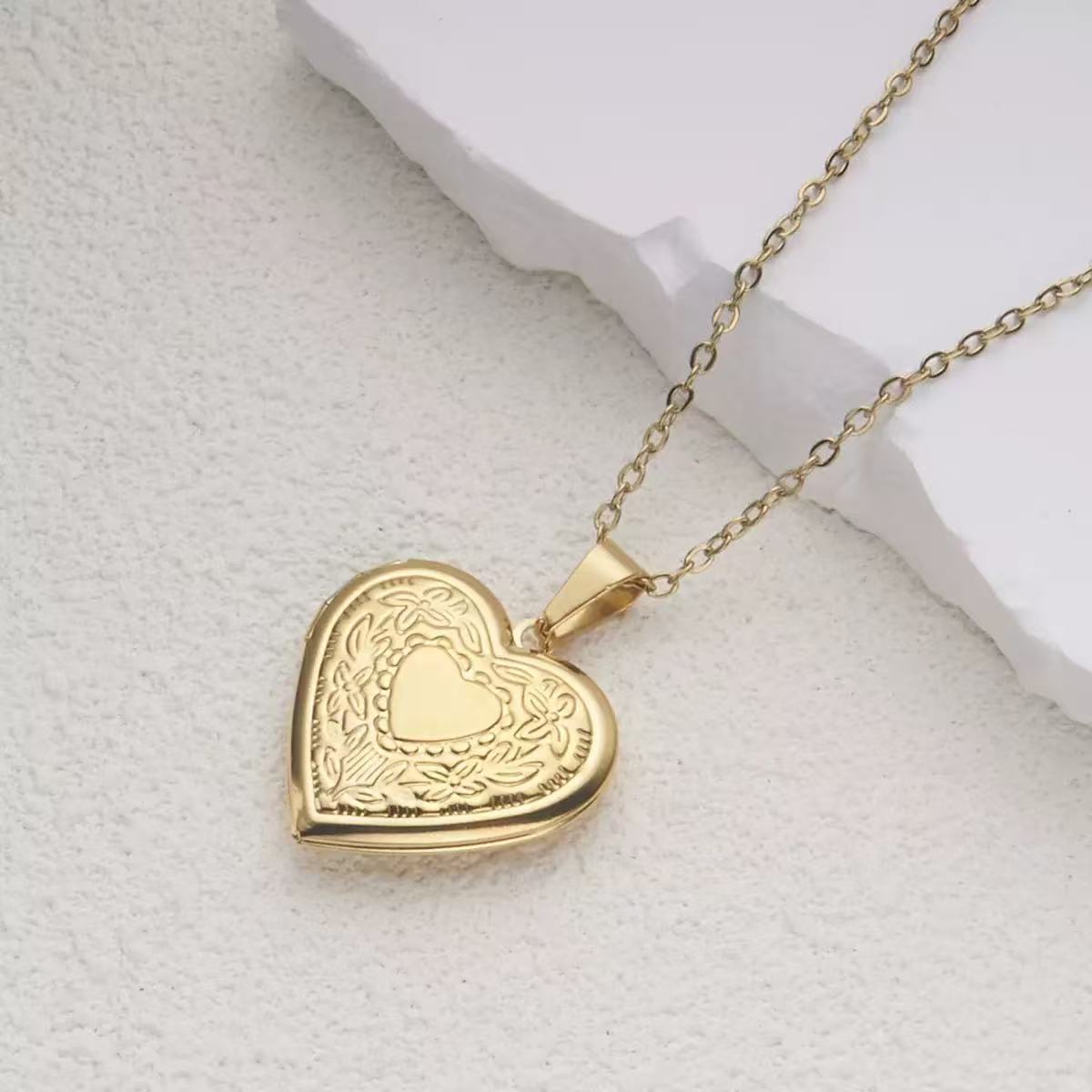 Romantik Kalp Kolye Kadınlar İ - Heart Locket Necklace Photo incelemesi ve fiyatı